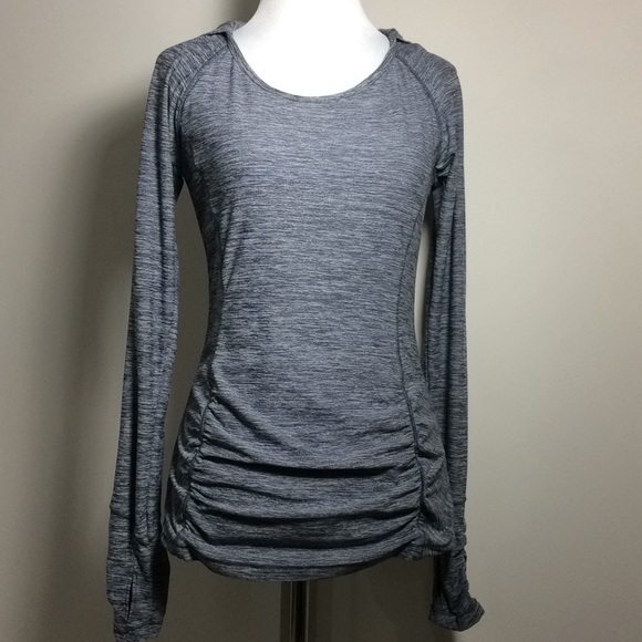 long sleeve yoga top with thumb holes